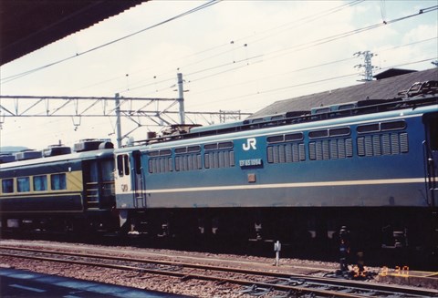 EF65-1094 サロンカーなにわ